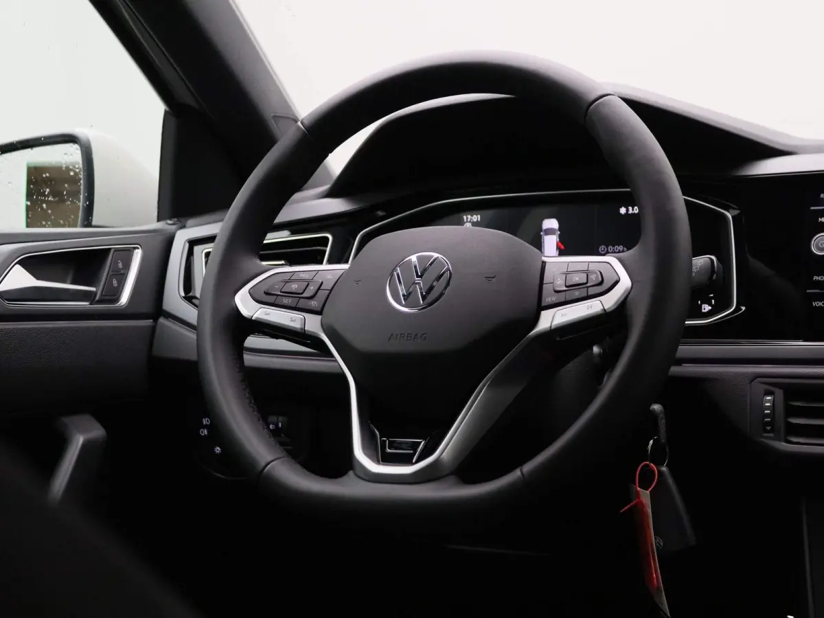 1.0 TSI R-Line 95 PK| Origineel Nederlands | 1e Eigenaar | Draadloze Apple carplay | Adaptieve cruise control | Travel Assist | Climate control | Achteruitrijcamera | Parkeersensoren |