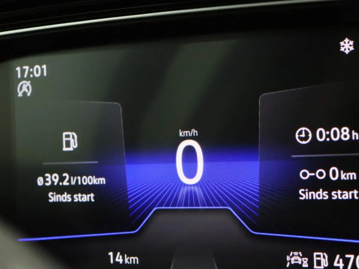 1.0 TSI R-Line 95 PK| Origineel Nederlands | 1e Eigenaar | Draadloze Apple carplay | Adaptieve cruise control | Travel Assist | Climate control | Achteruitrijcamera | Parkeersensoren |