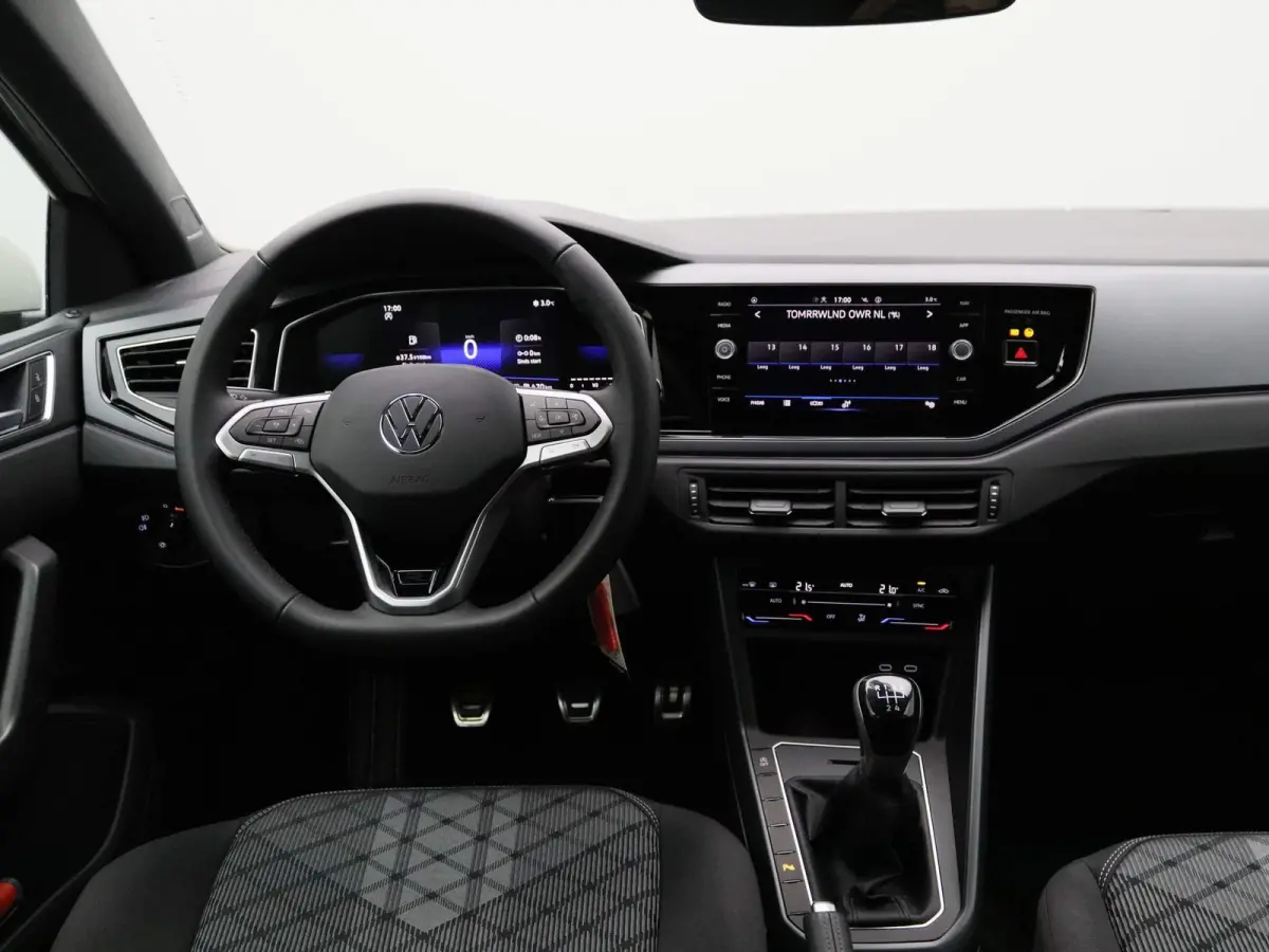 1.0 TSI R-Line 95 PK| Origineel Nederlands | 1e Eigenaar | Draadloze Apple carplay | Adaptieve cruise control | Travel Assist | Climate control | Achteruitrijcamera | Parkeersensoren |