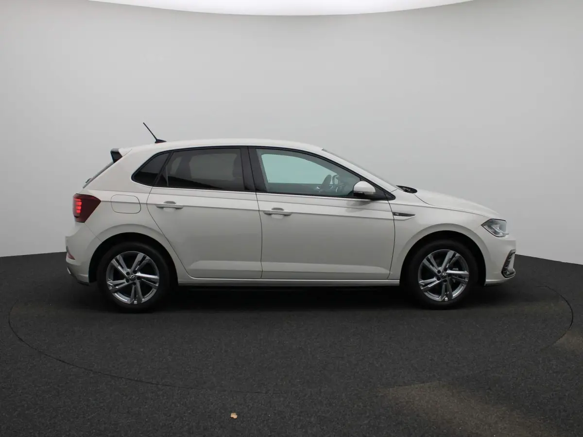 1.0 TSI R-Line 95 PK| Origineel Nederlands | 1e Eigenaar | Draadloze Apple carplay | Adaptieve cruise control | Travel Assist | Climate control | Achteruitrijcamera | Parkeersensoren |