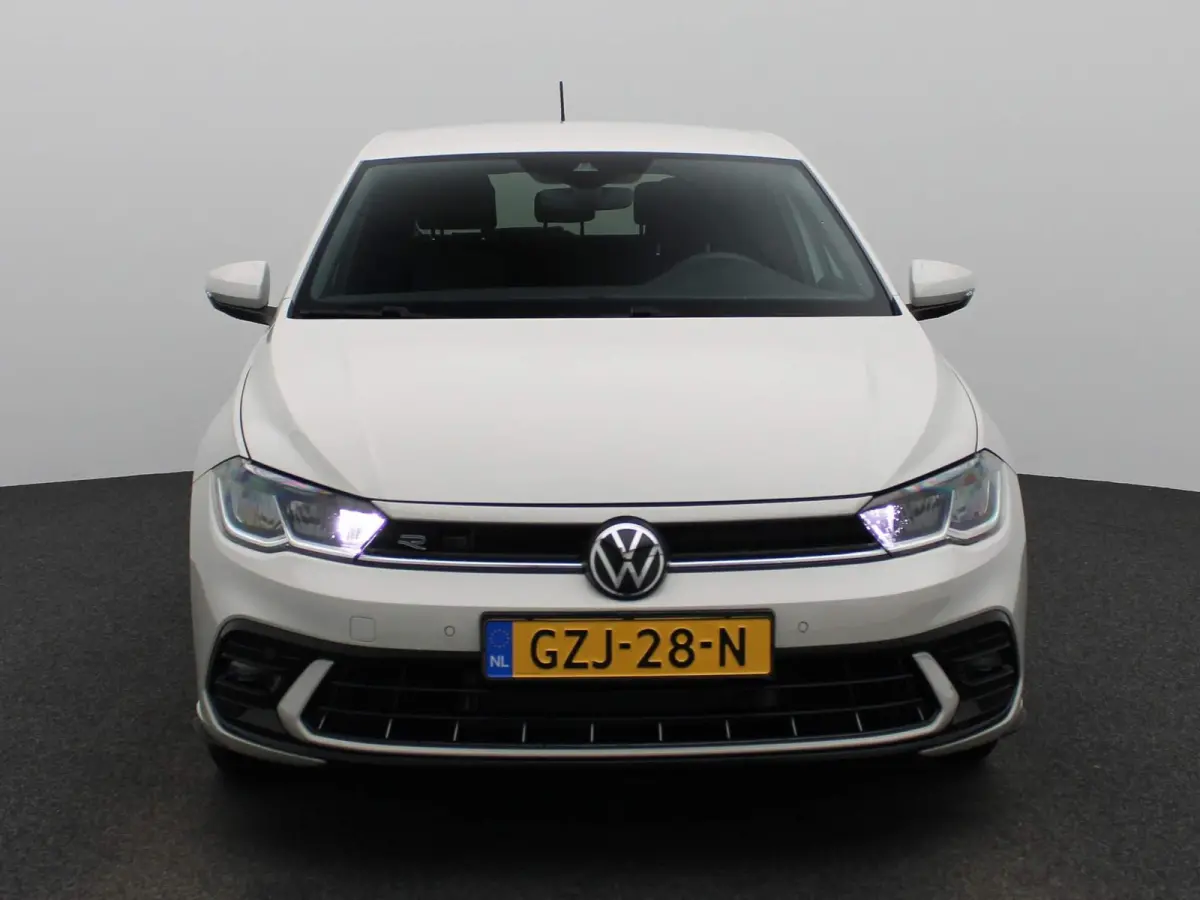 1.0 TSI R-Line 95 PK| Origineel Nederlands | 1e Eigenaar | Draadloze Apple carplay | Adaptieve cruise control | Travel Assist | Climate control | Achteruitrijcamera | Parkeersensoren |