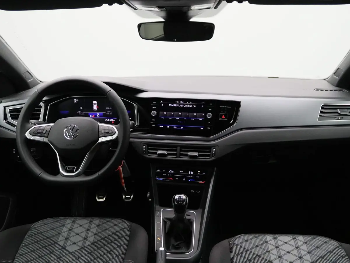 1.0 TSI R-Line 95 PK| Origineel Nederlands | 1e Eigenaar | Draadloze Apple carplay | Adaptieve cruise control | Travel Assist | Climate control | Achteruitrijcamera | Parkeersensoren |