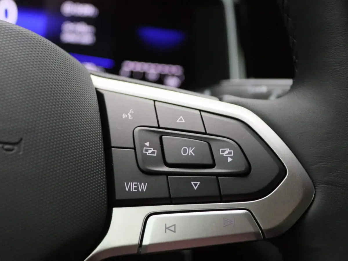 1.0 TSI R-Line 95 PK| Origineel Nederlands | 1e Eigenaar | Draadloze Apple carplay | Adaptieve cruise control | Travel Assist | Climate control | Achteruitrijcamera | Parkeersensoren |