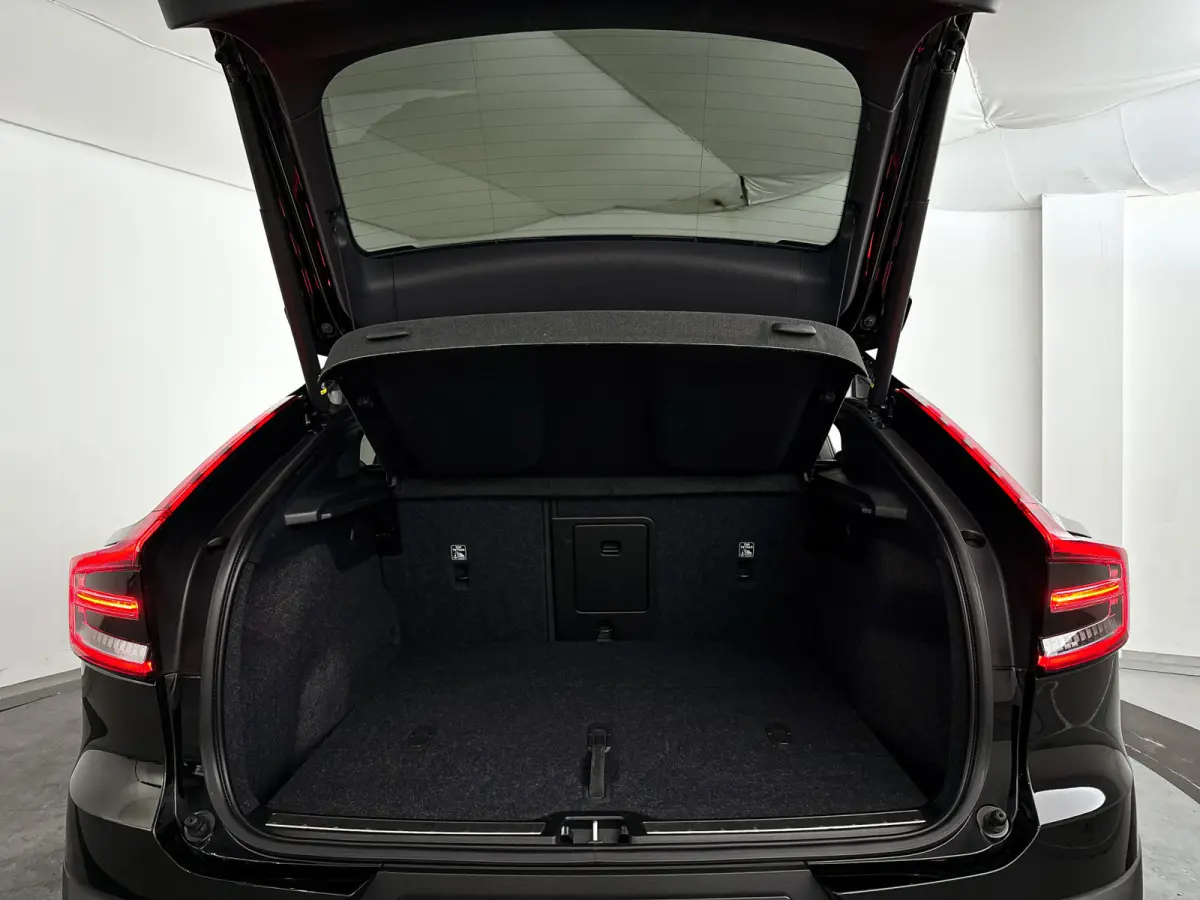 Recharge Plus 69 kWh | Panoramadak | Parkeercamera | Stoel- en Stuurverwarming | Google navigatie