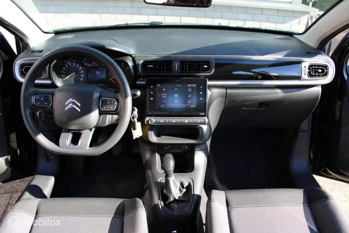 1.2 PureTech Feel, Apple Carplay/Android Auto, Cruise control, Airco automatisch, Parkeersensor achter