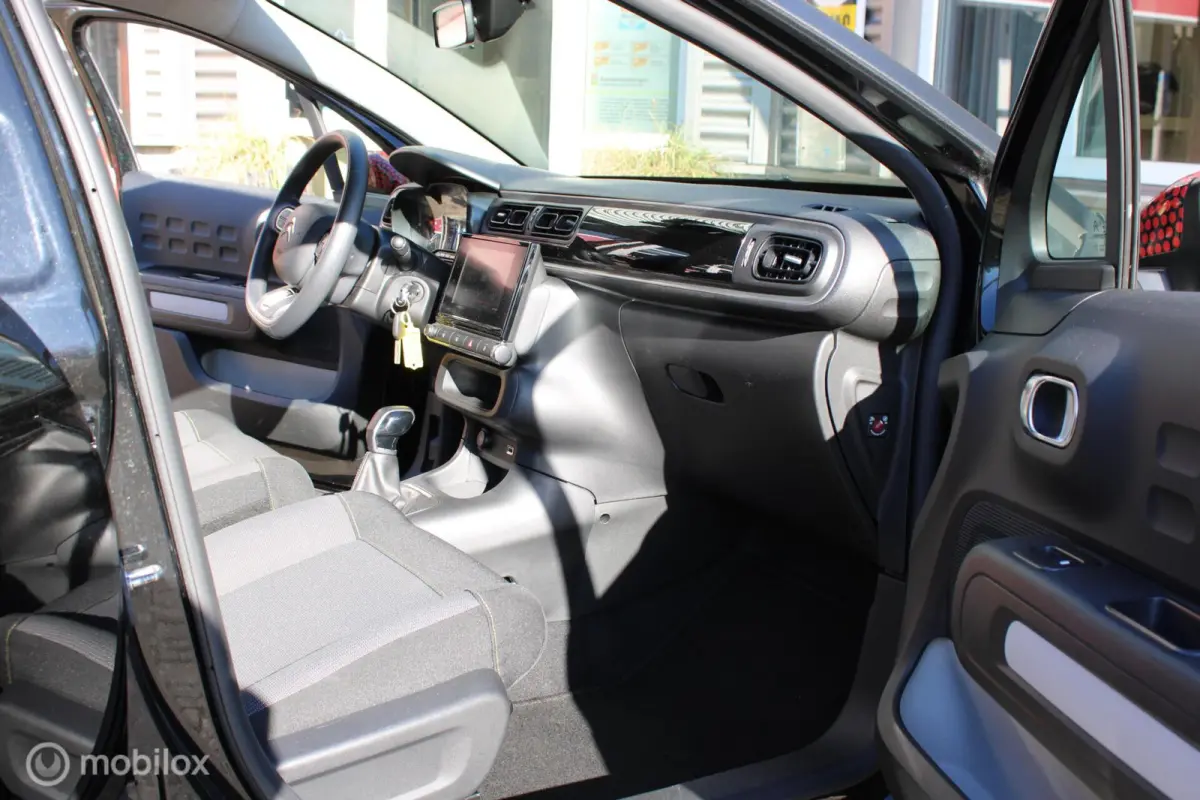 1.2 PureTech Feel, Apple Carplay/Android Auto, Cruise control, Airco automatisch, Parkeersensor achter