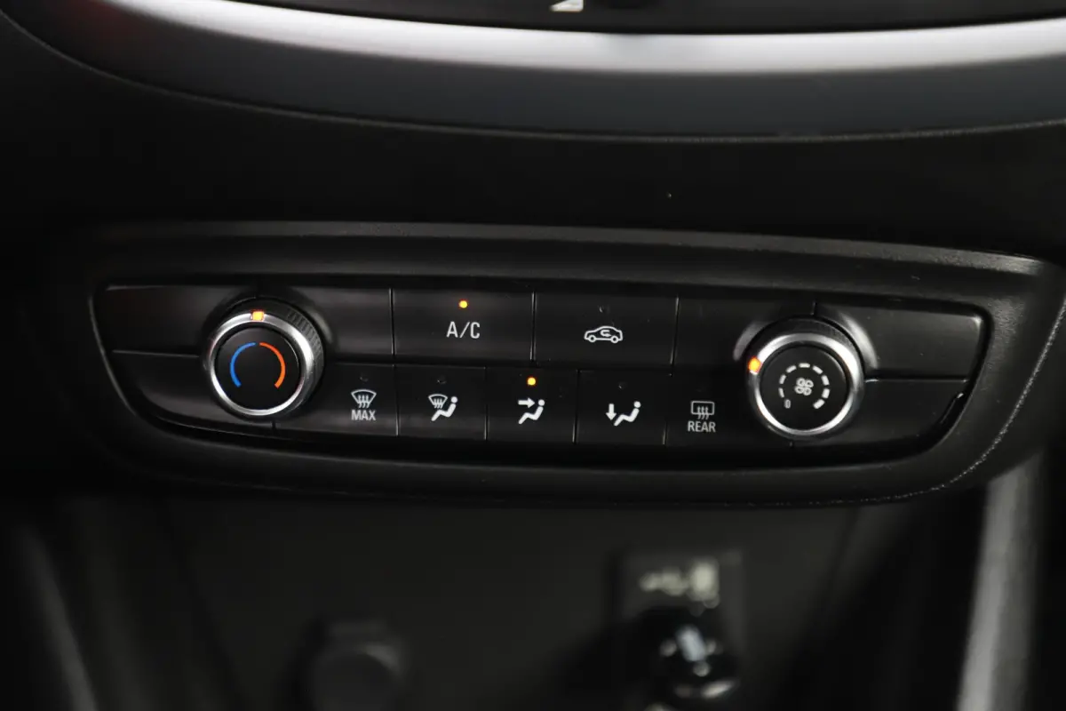 1.2 Turbo Innovation 16 inch LMV Navigatie Carplay Android Airco Cruise Control Parkeersensor Rijstrooksensor