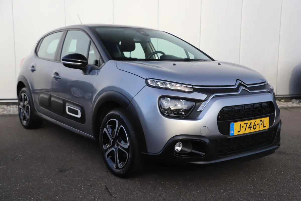 1.2 PureTech Feel Navigatie Carplay Android Climate Cruise Control Rijstrooksensor Parkeersensor All-season banden!