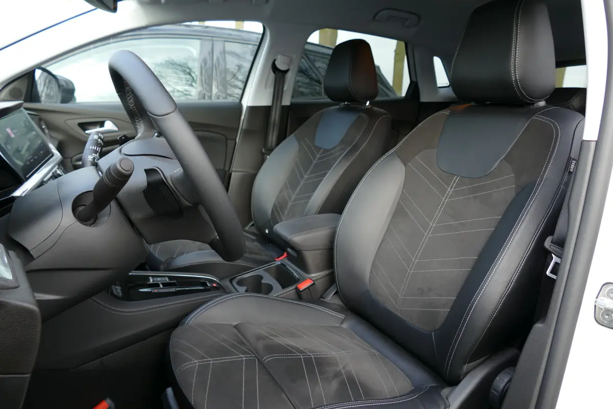1.2 TURBO 136PK HYBRID GS ULTIMATE AUTOMAAT | Achteruitrijcamera | Afwijkende dakkleur | Apple Carplay/Android Auto|telefoonintegratie premium