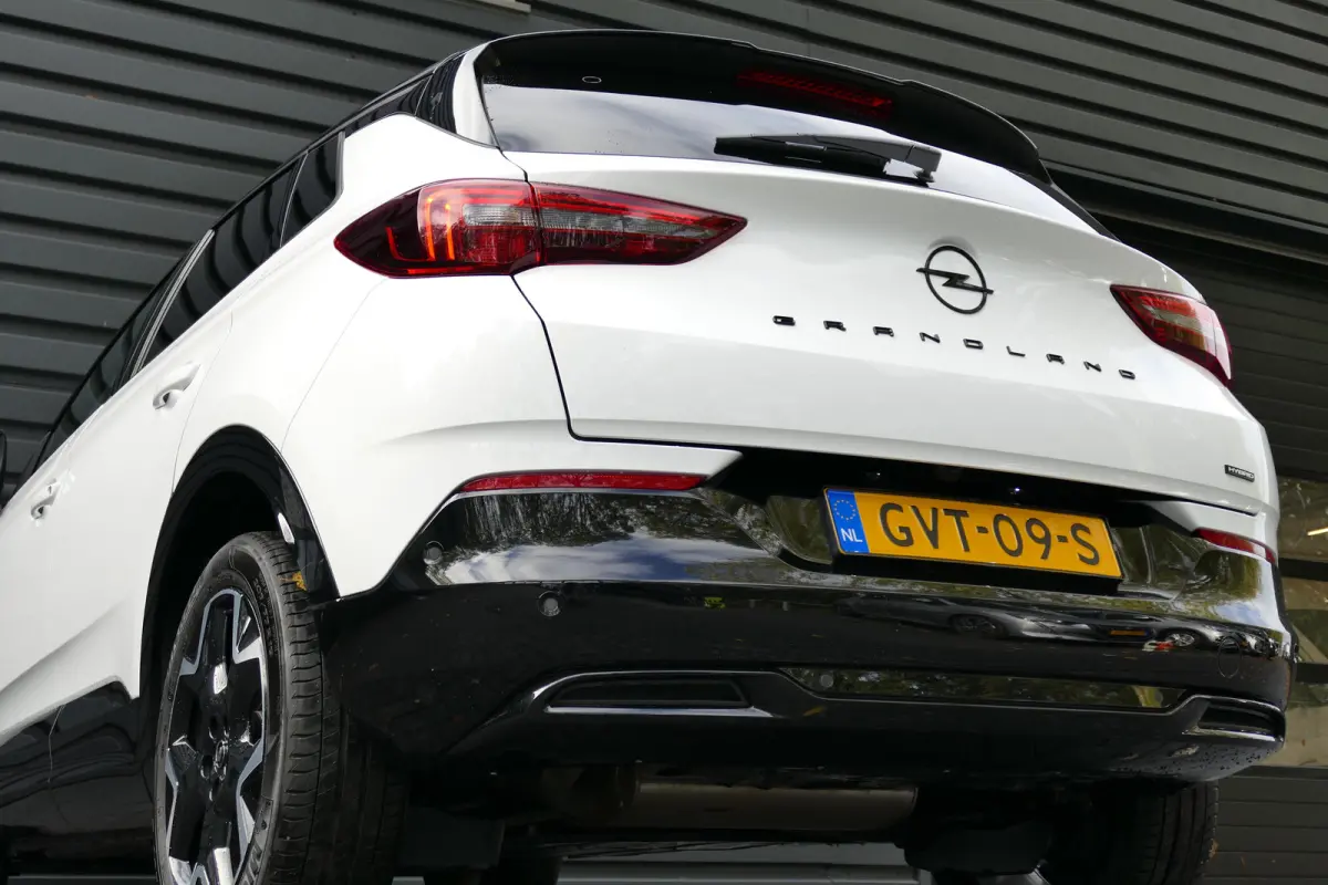 1.2 TURBO 136PK HYBRID GS ULTIMATE AUTOMAAT | Achteruitrijcamera | Afwijkende dakkleur | Apple Carplay/Android Auto|telefoonintegratie premium