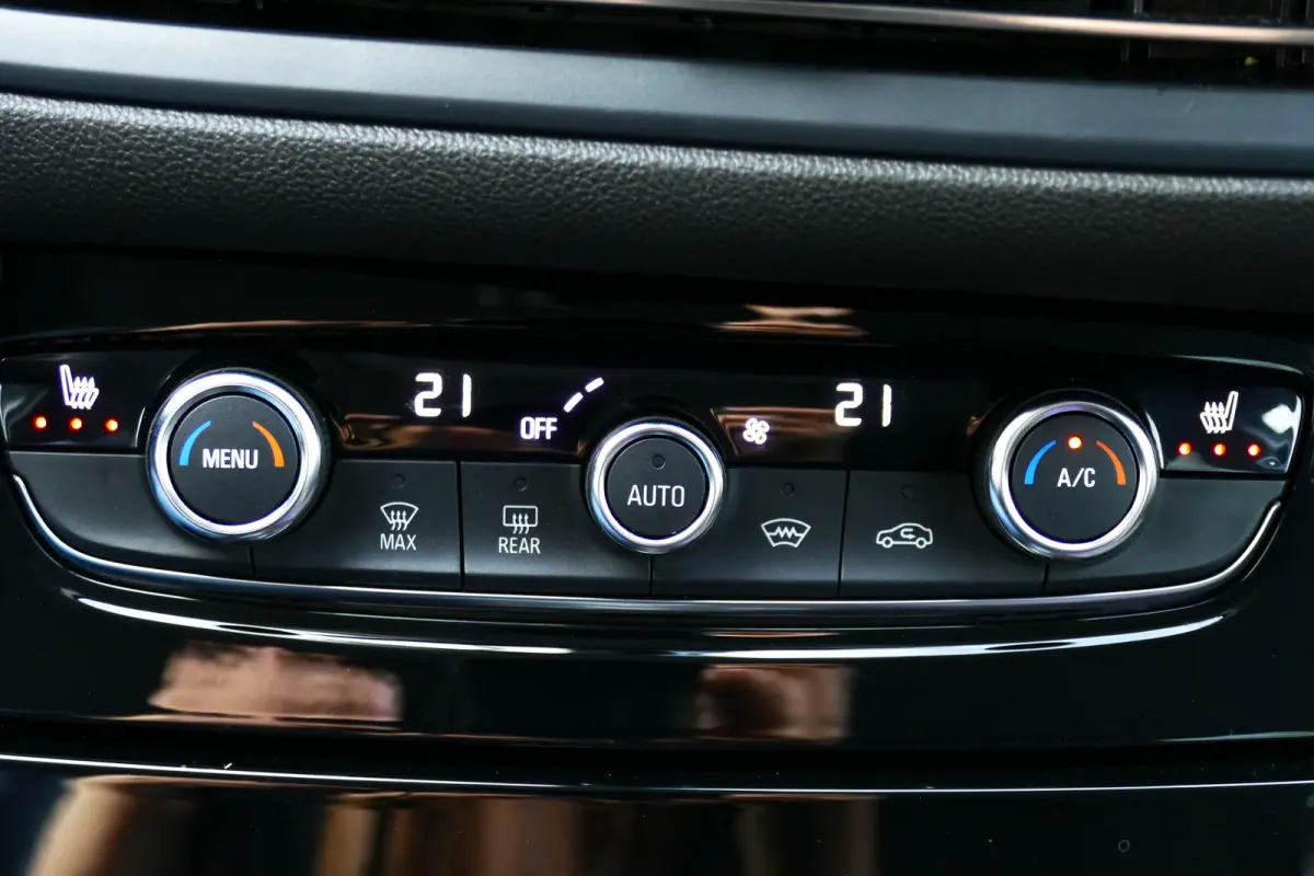 1.2 TURBO 136PK HYBRID GS ULTIMATE AUTOMAAT | Achteruitrijcamera | Afwijkende dakkleur | Apple Carplay/Android Auto|telefoonintegratie premium
