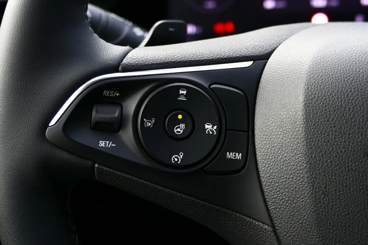 1.2 TURBO 136PK HYBRID GS ULTIMATE AUTOMAAT | Achteruitrijcamera | Afwijkende dakkleur | Apple Carplay/Android Auto|telefoonintegratie premium