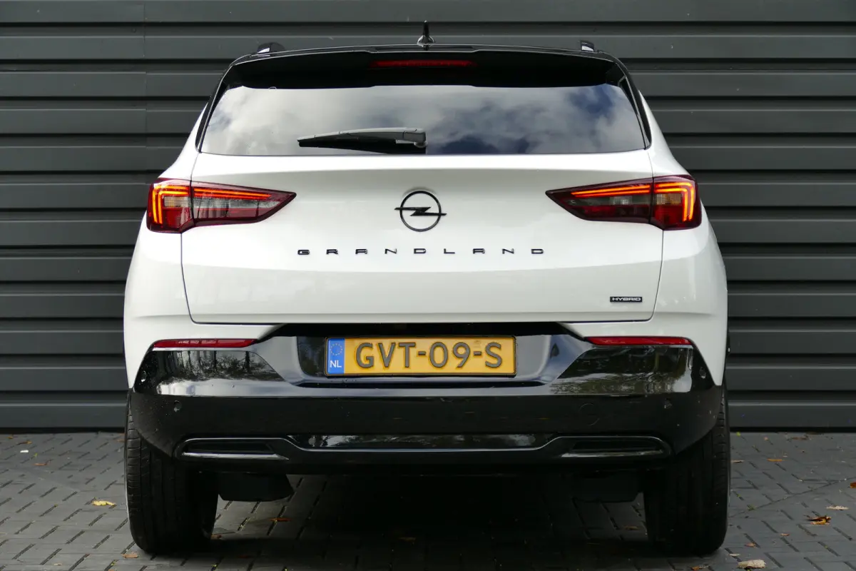 1.2 TURBO 136PK HYBRID GS ULTIMATE AUTOMAAT | Achteruitrijcamera | Afwijkende dakkleur | Apple Carplay/Android Auto|telefoonintegratie premium