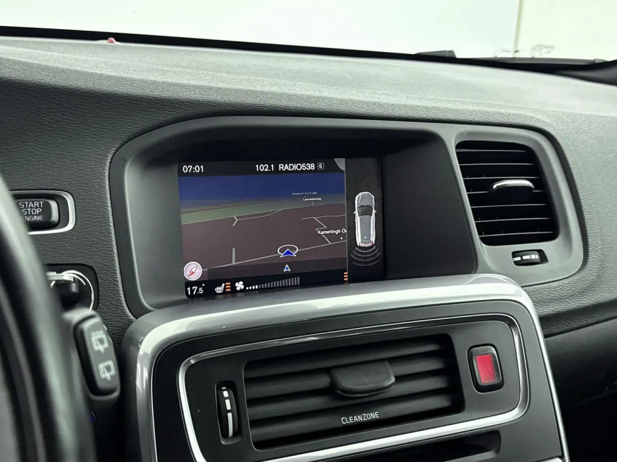 T2 Polar+ | 2de eigenaar | LEER | Trekhaak | Stoelverwarming | Navigatie | AUTOMAAT