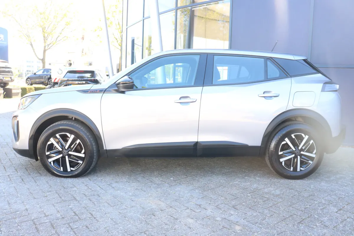 1.2 Hybrid 136 Style | Cruise Control | Parkeersensoren achter | LED koplampen |Apple carplay | DAB | Climate control |