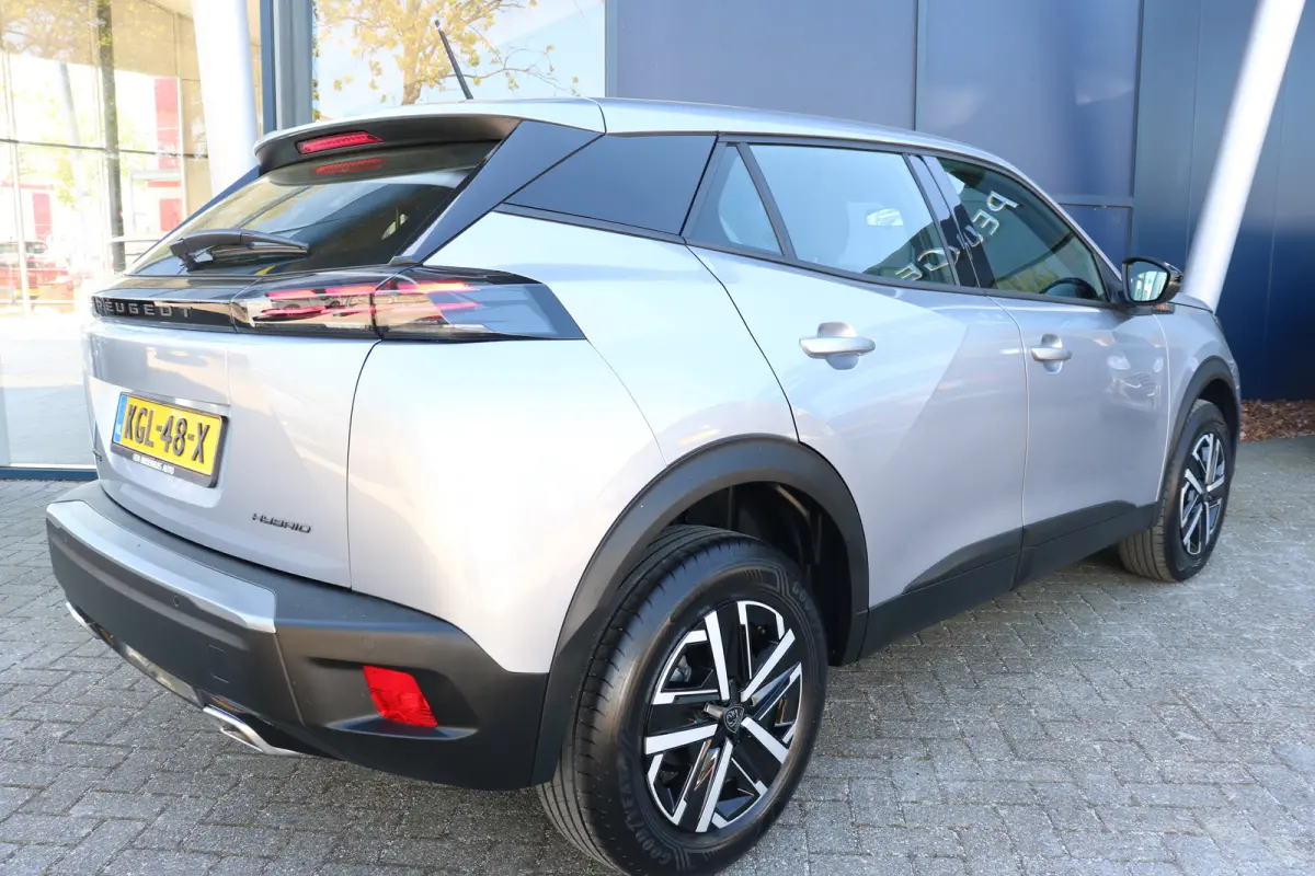 1.2 Hybrid 136 Style | Cruise Control | Parkeersensoren achter | LED koplampen |Apple carplay | DAB | Climate control |