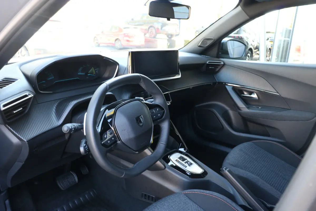 1.2 Hybrid 136 Style | Cruise Control | Parkeersensoren achter | LED koplampen |Apple carplay | DAB | Climate control |