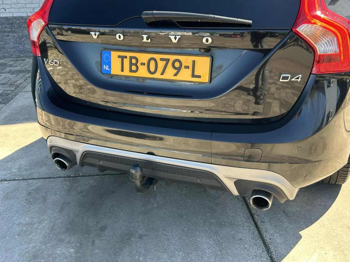 2.0 D4 191pk AUTOM. R-Design EXPORT/ HANDEL I OPENDAK I LEER