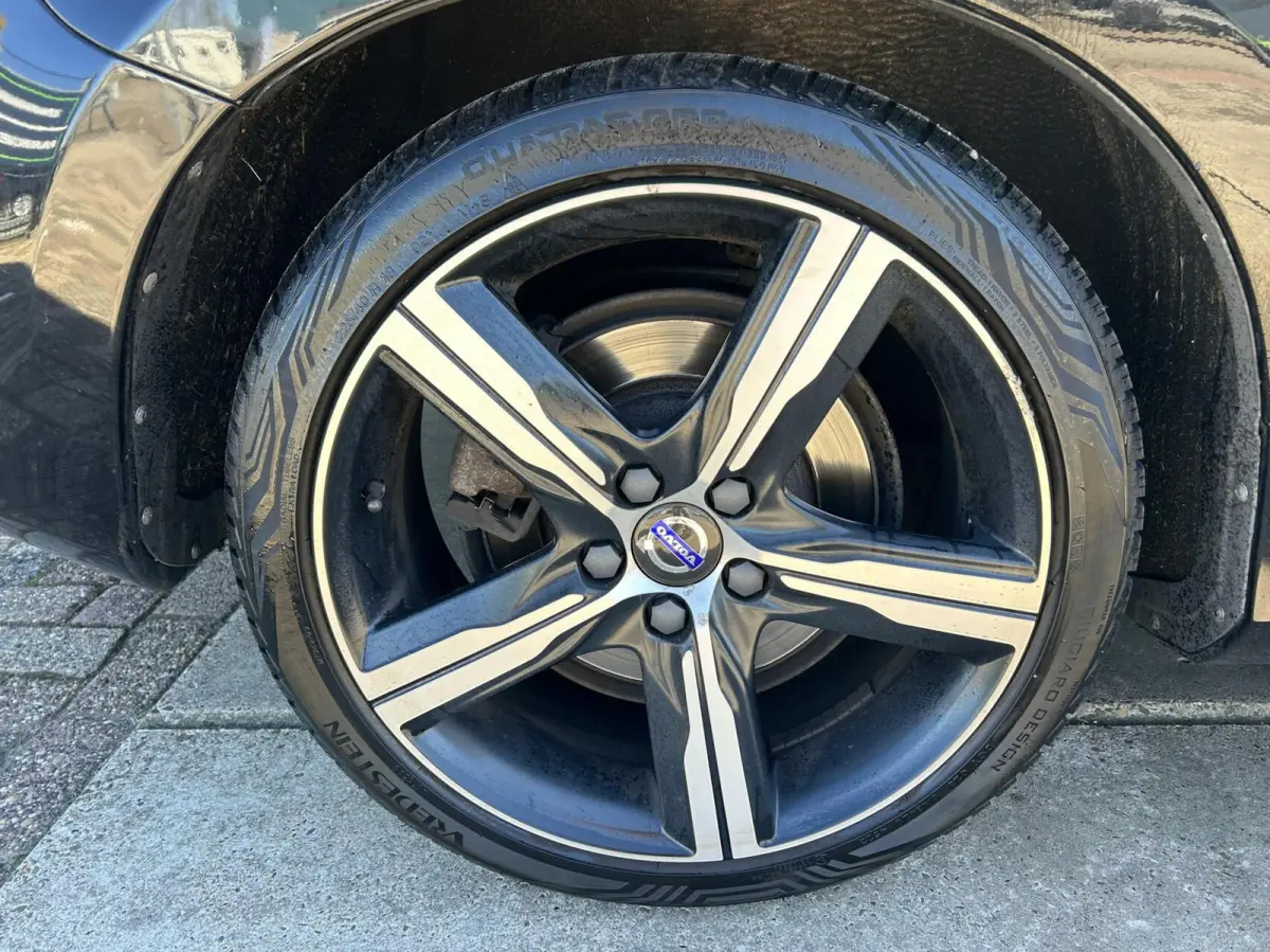 2.0 D4 191pk AUTOM. R-Design EXPORT/ HANDEL I OPENDAK I LEER