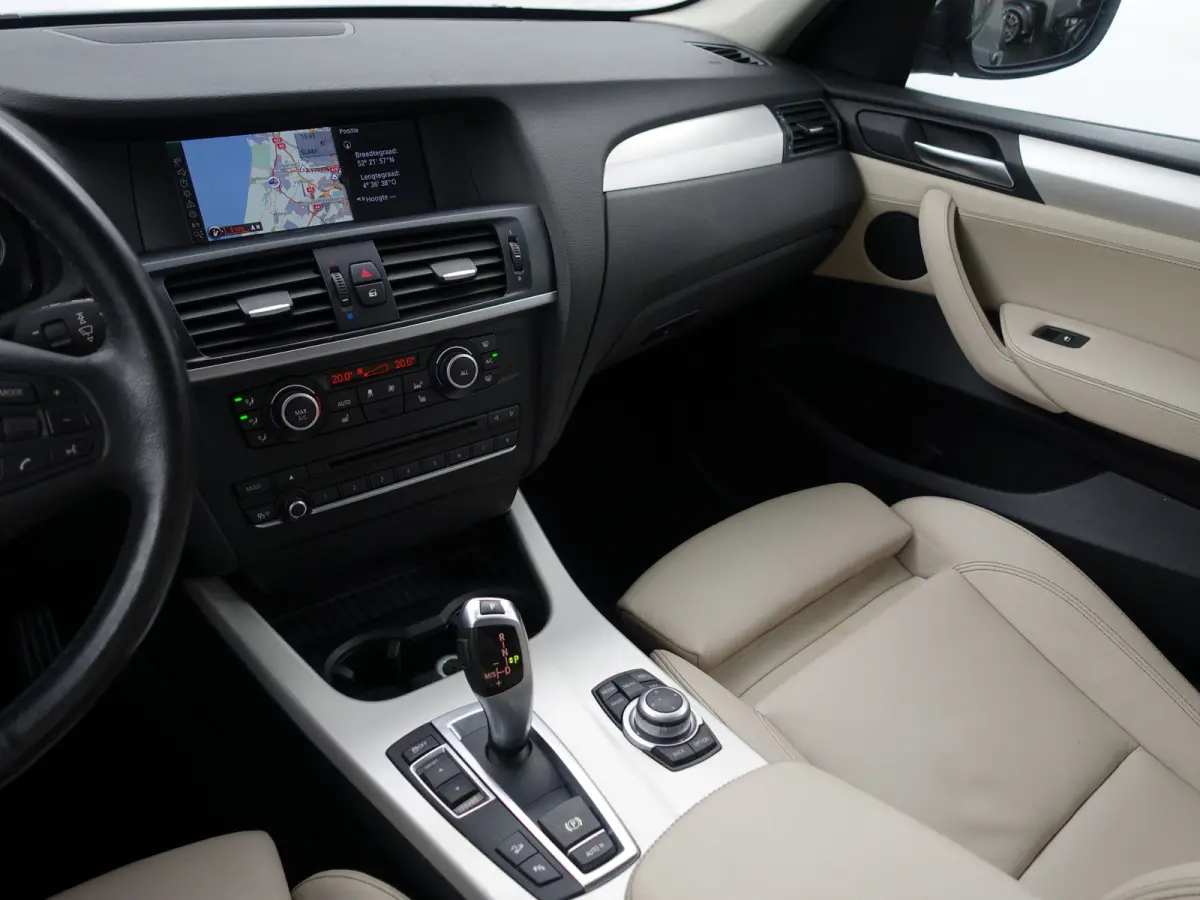 xDrive28i M Sport Aut- Panoramadak, Head Up, Memory, Xenon Led, Standkachel, Xenon Led, Camera