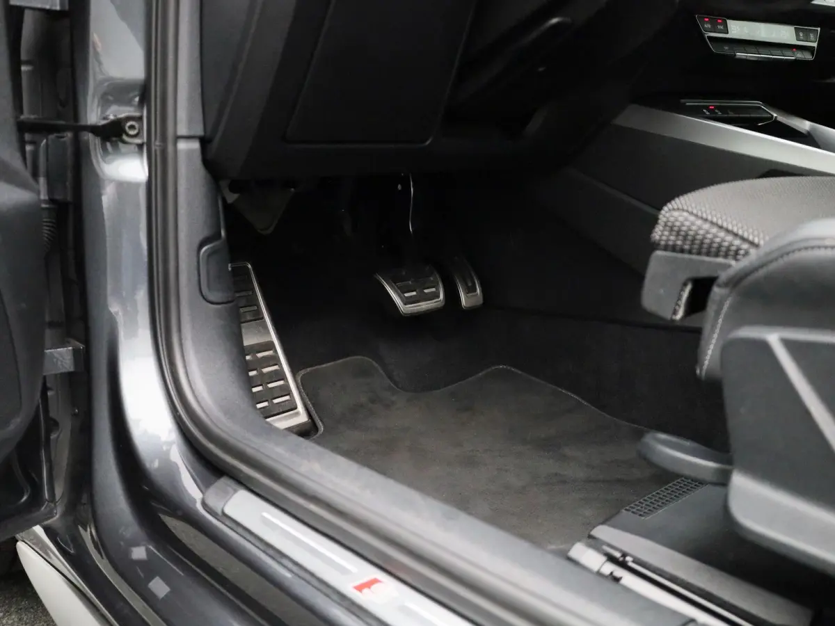 30 TFSI S edition 110 PK | S-Line | Automaat | Navigatie | Apple Carplay & Android Auto | Climate control | Digitale Cockpit | Sportstoelen |