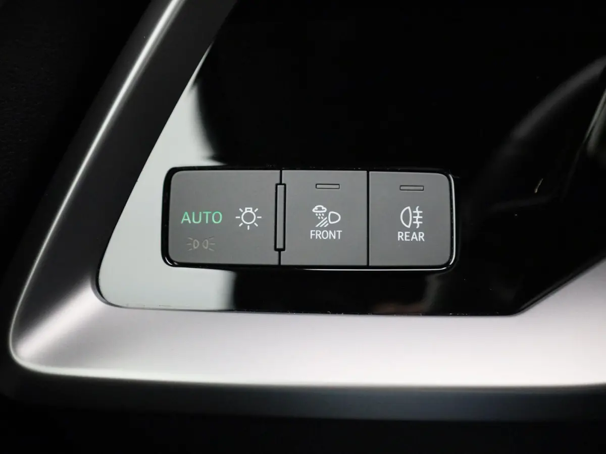 30 TFSI S edition 110 PK | S-Line | Automaat | Navigatie | Apple Carplay & Android Auto | Climate control | Digitale Cockpit | Sportstoelen |