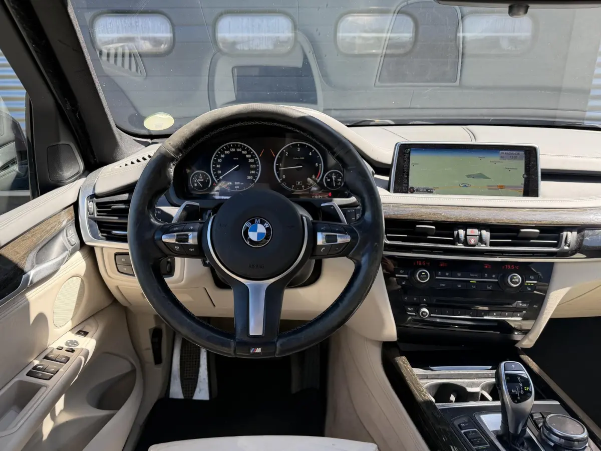 xDrive30d High Executive 7p. M-Sport | Panoramadak | 360* Camera | Head-Up Display | Trekhaak |
