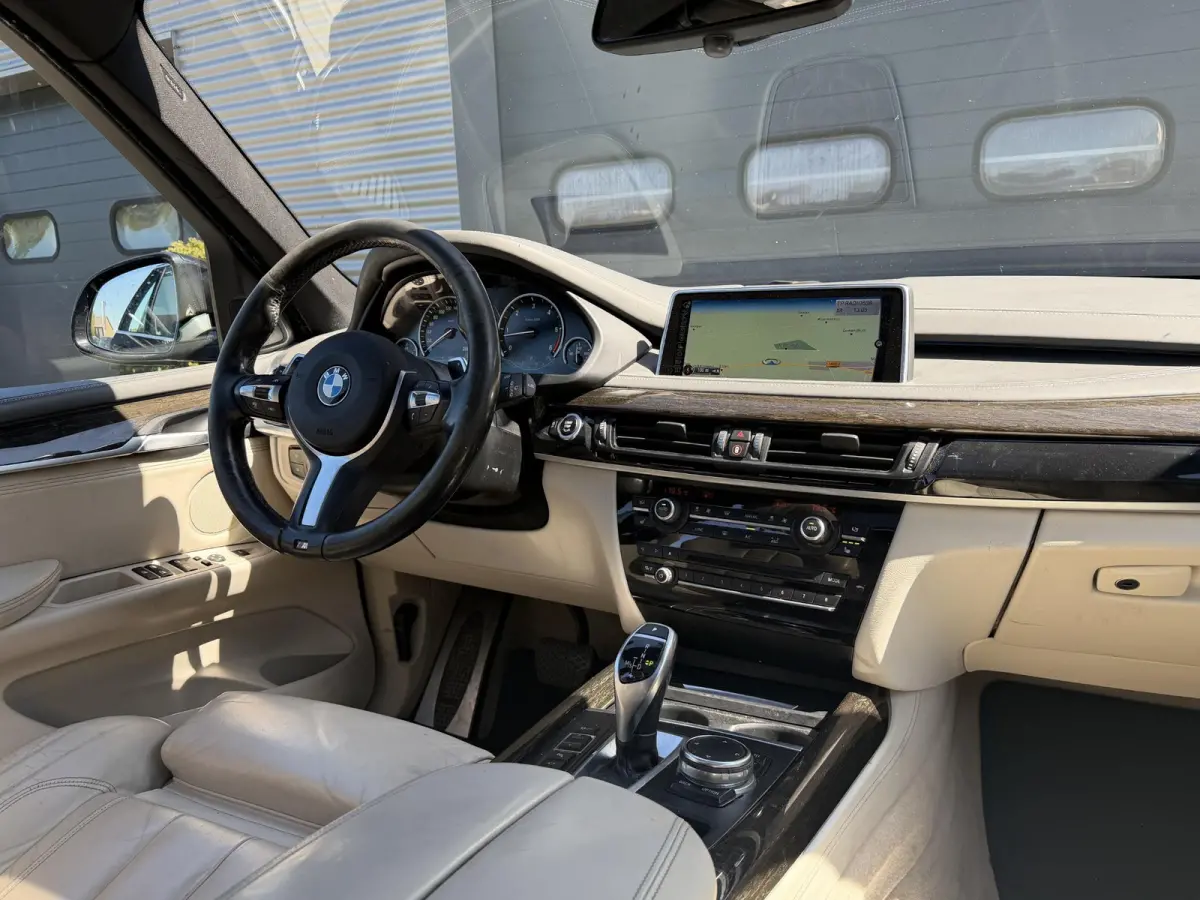 xDrive30d High Executive 7p. M-Sport | Panoramadak | 360* Camera | Head-Up Display | Trekhaak |