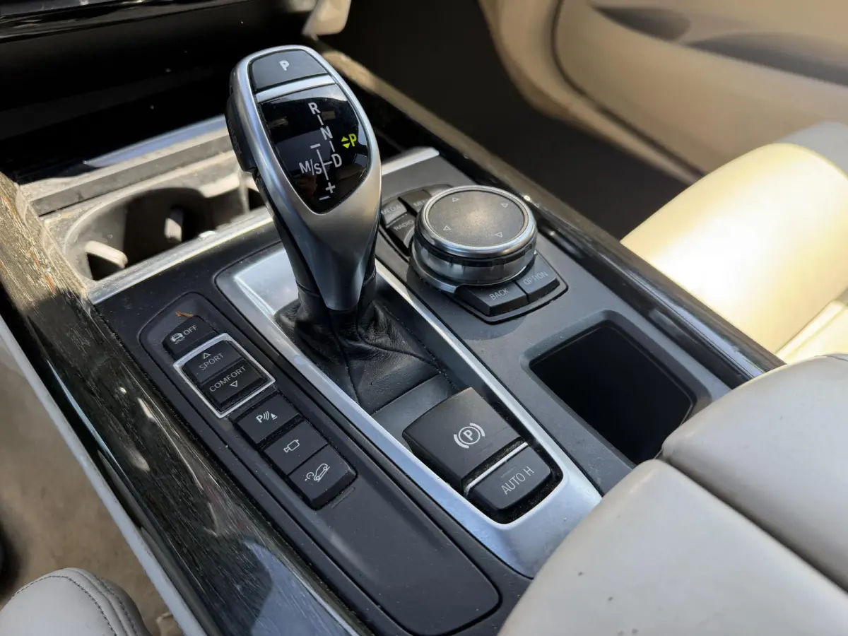 xDrive30d High Executive 7p. M-Sport | Panoramadak | 360* Camera | Head-Up Display | Trekhaak |