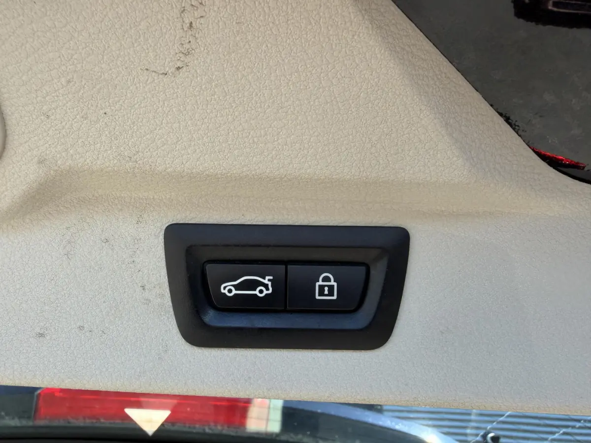 xDrive30d High Executive 7p. M-Sport | Panoramadak | 360* Camera | Head-Up Display | Trekhaak |