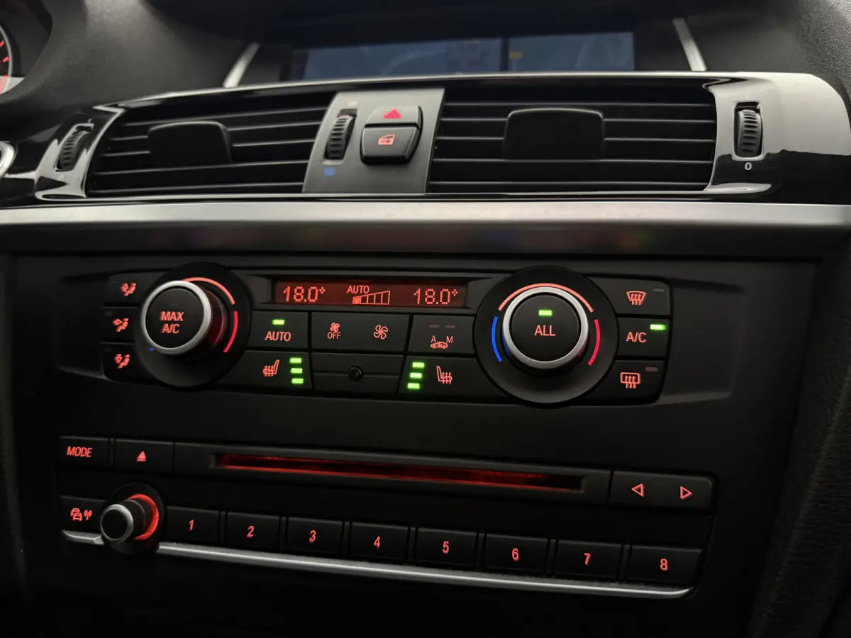 xDrive28i High Executive M-Sport | Pano | Cruise | Navi | Clima | Stoelverw. | Parkeersens.