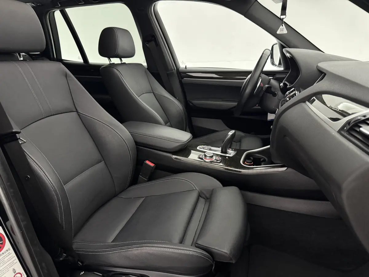 xDrive28i High Executive M-Sport | Pano | Cruise | Navi | Clima | Stoelverw. | Parkeersens.