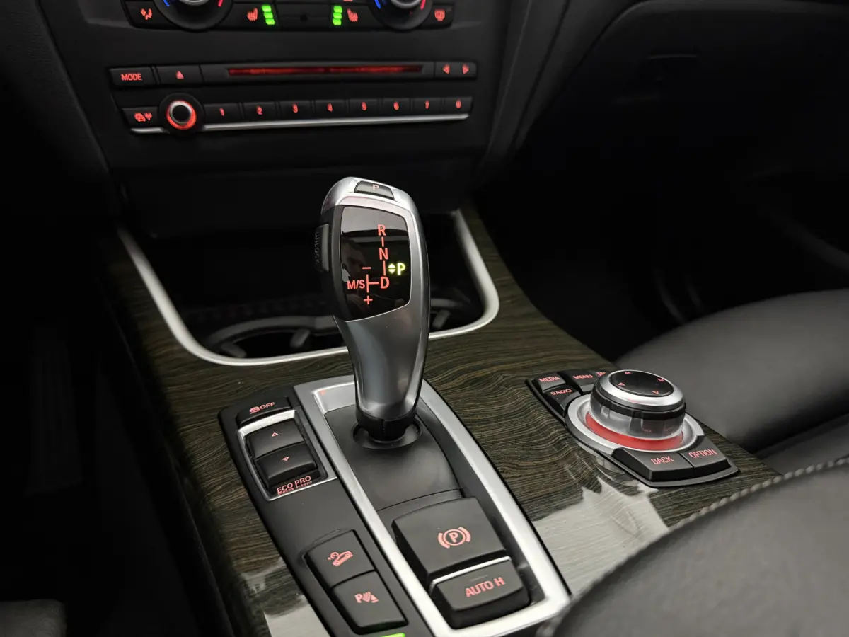 xDrive28i High Executive M-Sport | Pano | Cruise | Navi | Clima | Stoelverw. | Parkeersens.