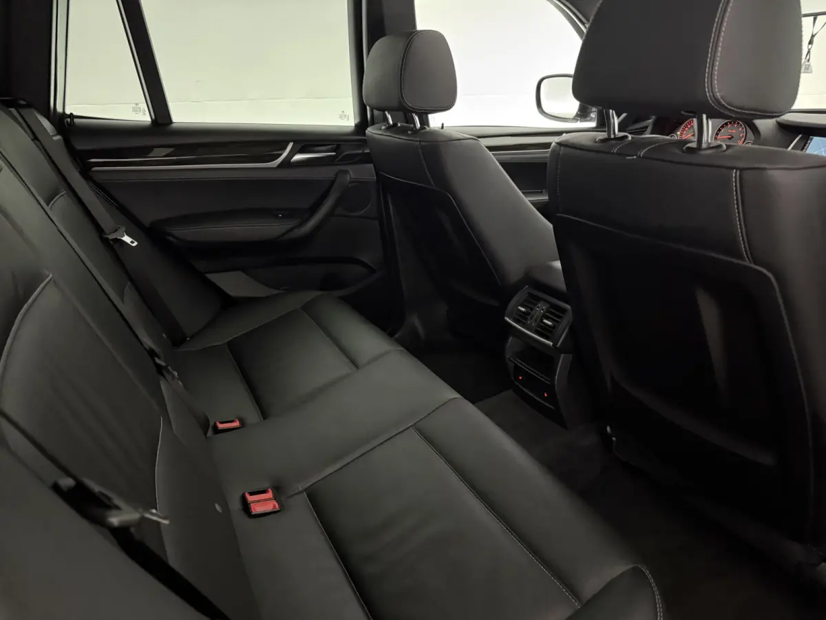 xDrive28i High Executive M-Sport | Pano | Cruise | Navi | Clima | Stoelverw. | Parkeersens.
