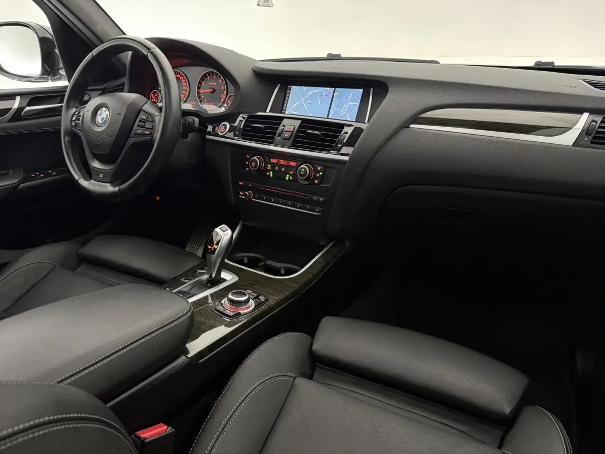 xDrive28i High Executive M-Sport | Pano | Cruise | Navi | Clima | Stoelverw. | Parkeersens.