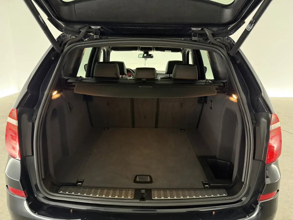 xDrive28i High Executive M-Sport | Pano | Cruise | Navi | Clima | Stoelverw. | Parkeersens.