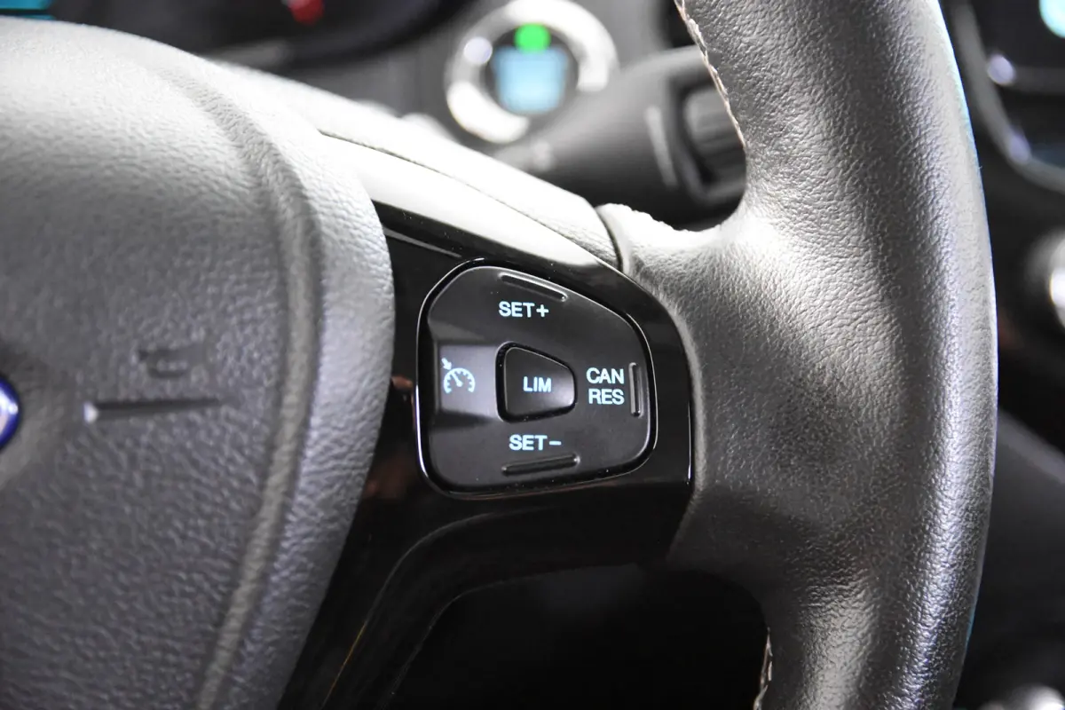 1.2 Trend Ultimate *Navigatie*PDC*Stoelverwarming*Carplay*