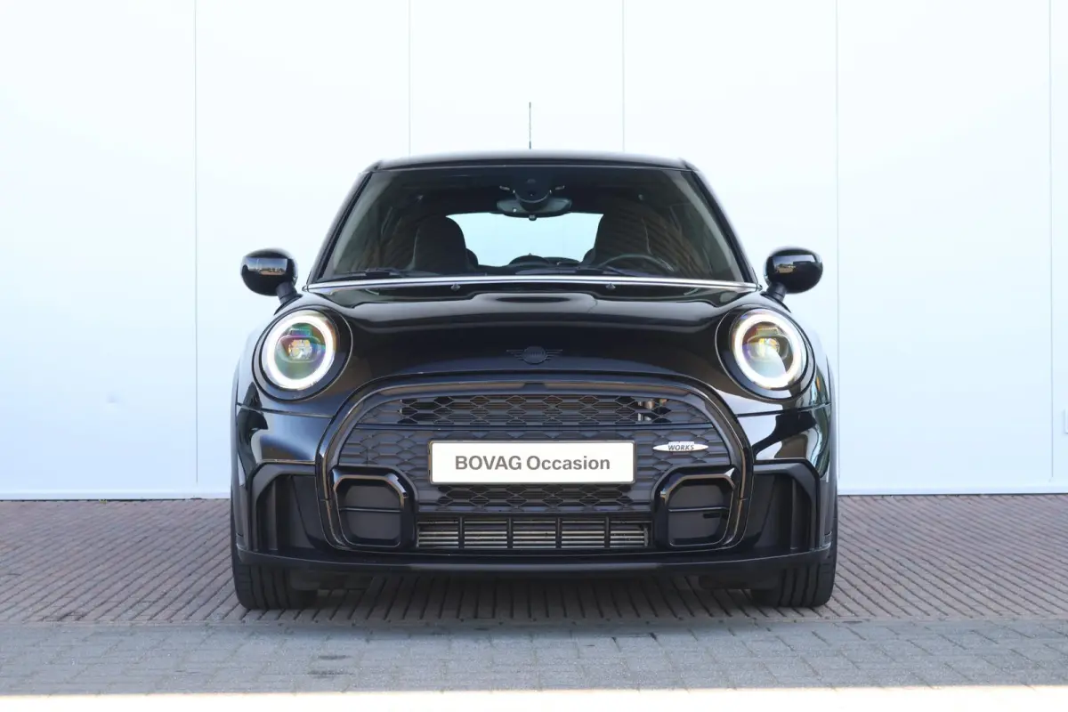 Cooper John Cooper Works / JCW-Pakket / Stuur & Stoelverwarming / Achteruitrijcamera / PDC / Comfort Access / Navi /