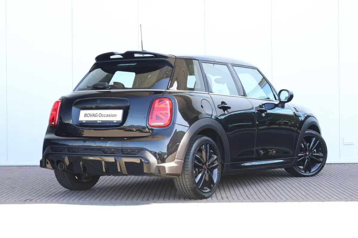 Cooper John Cooper Works / JCW-Pakket / Stuur & Stoelverwarming / Achteruitrijcamera / PDC / Comfort Access / Navi /