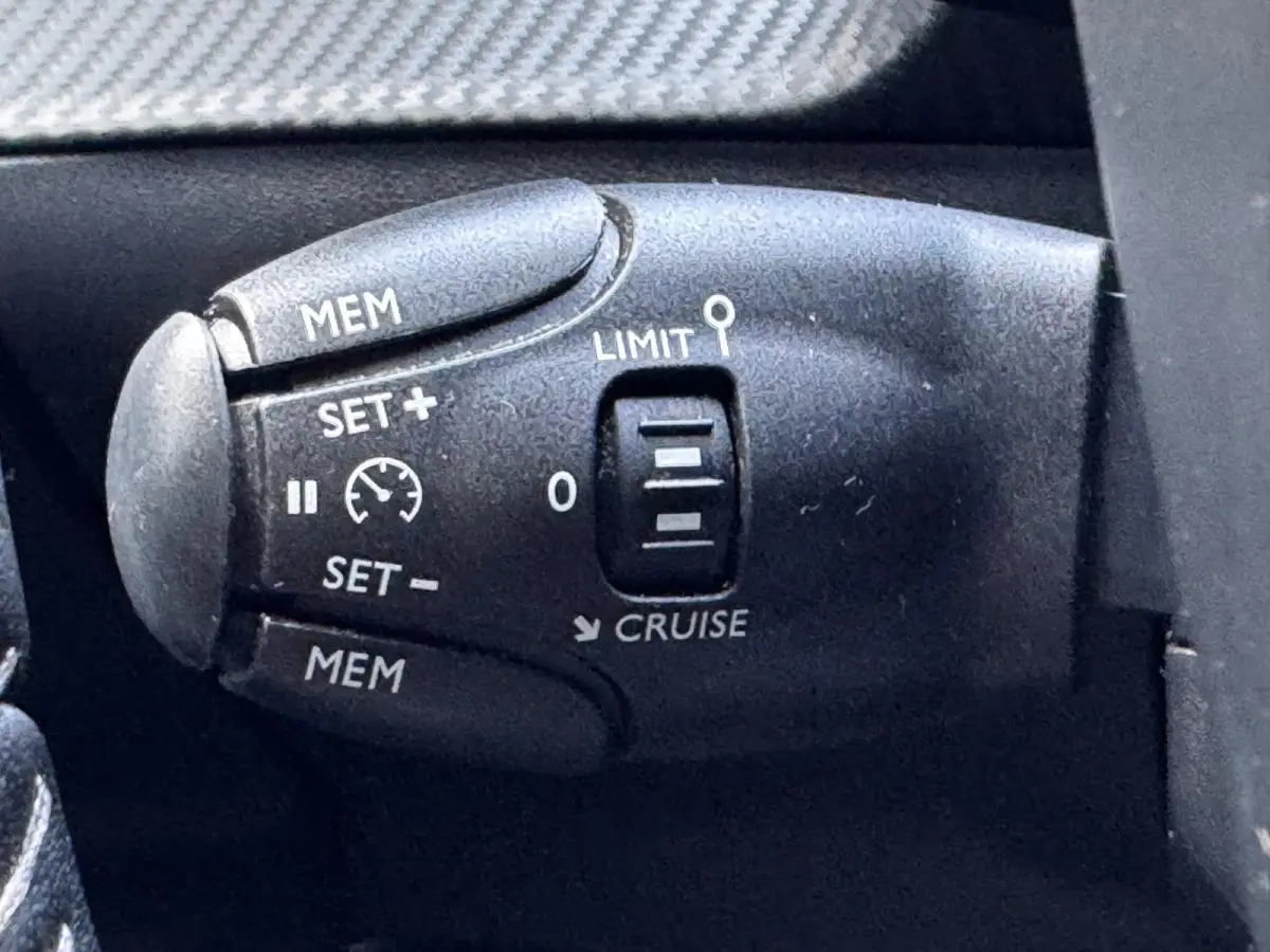 1.2 PT Allure | 130 PK | Trekhaak | Navigatie | NL-Auto | Parkeersensoren | Climate Control |