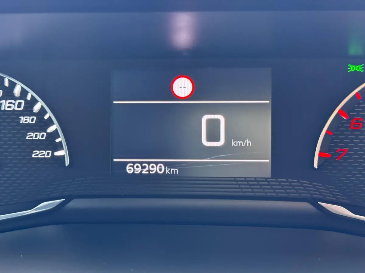1.2 PT Allure | 130 PK | Trekhaak | Navigatie | NL-Auto | Parkeersensoren | Climate Control |