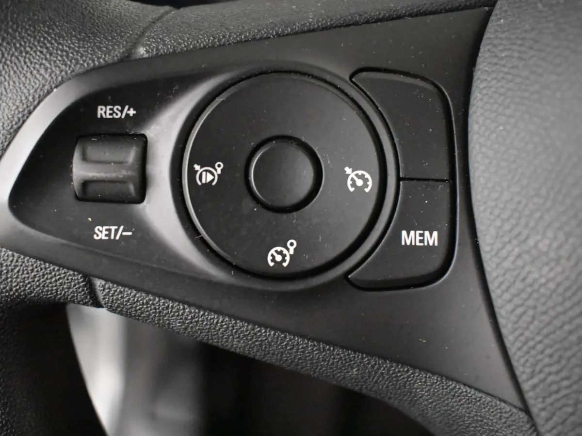 1.2 Edition 101Pk | Cruise control | Apple carplay Android auto | Parkeersensoren Achter | Airco | DAB | 16"LMV