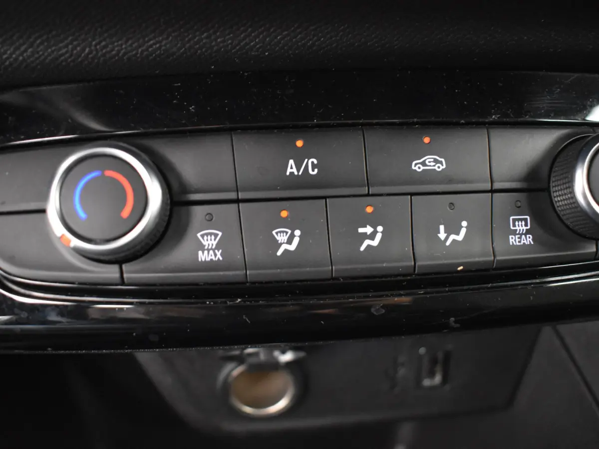 1.2 Edition 101Pk | Cruise control | Apple carplay Android auto | Parkeersensoren Achter | Airco | DAB | 16"LMV