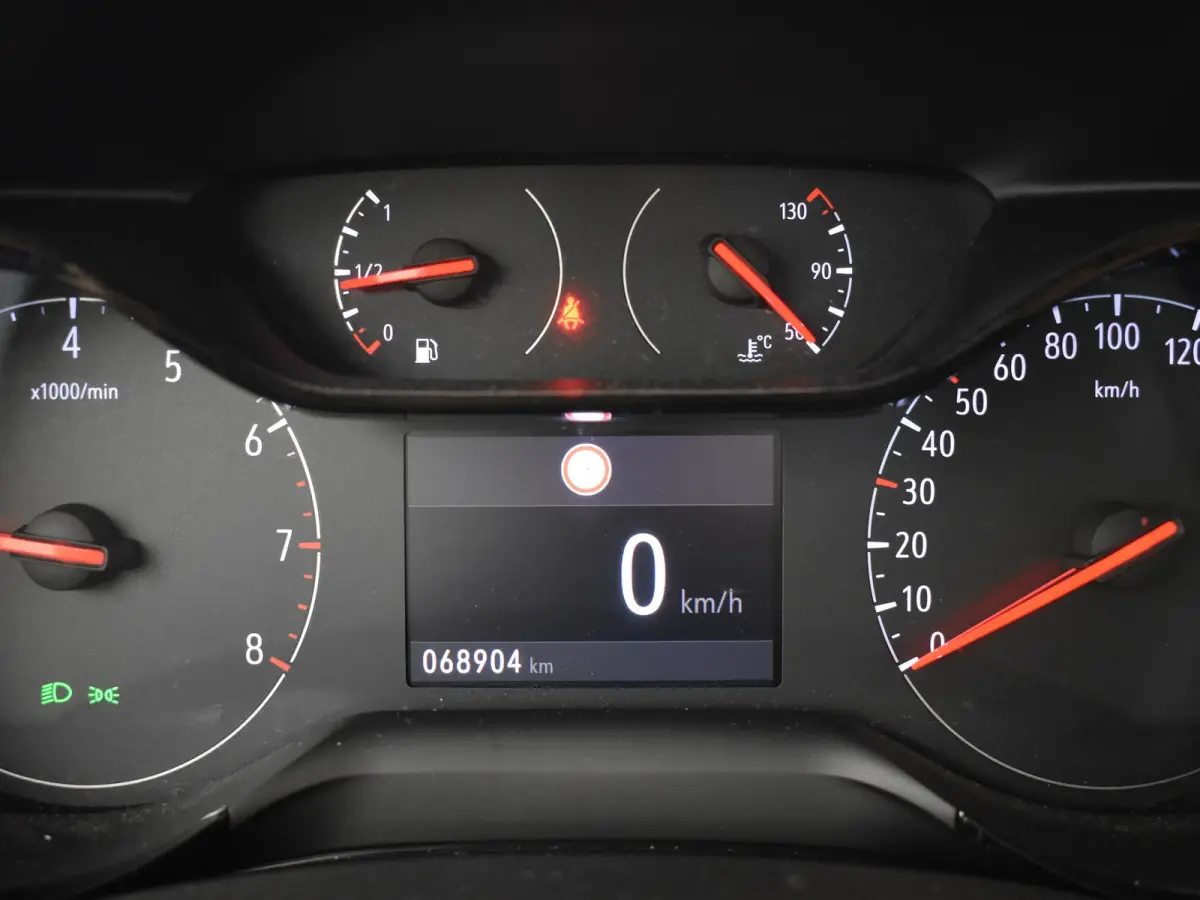 1.2 Edition 101Pk | Cruise control | Apple carplay Android auto | Parkeersensoren Achter | Airco | DAB | 16"LMV