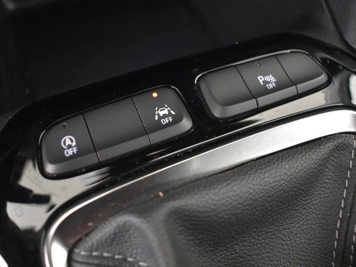 1.2 Edition 101Pk | Cruise control | Apple carplay Android auto | Parkeersensoren Achter | Airco | DAB | 16"LMV