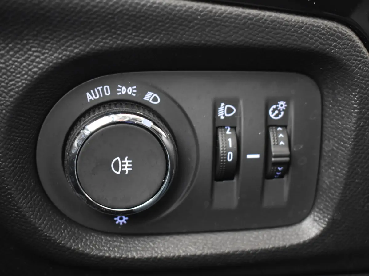 1.2 Edition 101Pk | Cruise control | Apple carplay Android auto | Parkeersensoren Achter | Airco | DAB | 16"LMV