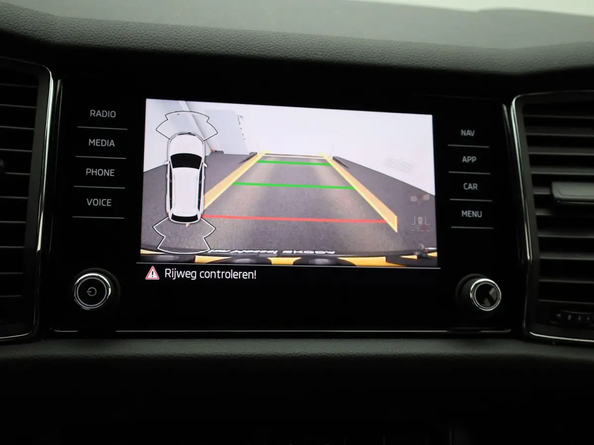 1.5 TSI Business Edition | NAVIGATIE | CANTON AUDIO | CAMERA | APPLE CARPLAY | HALF LEDEREN BEKLEDING | KLIMAATREGELING