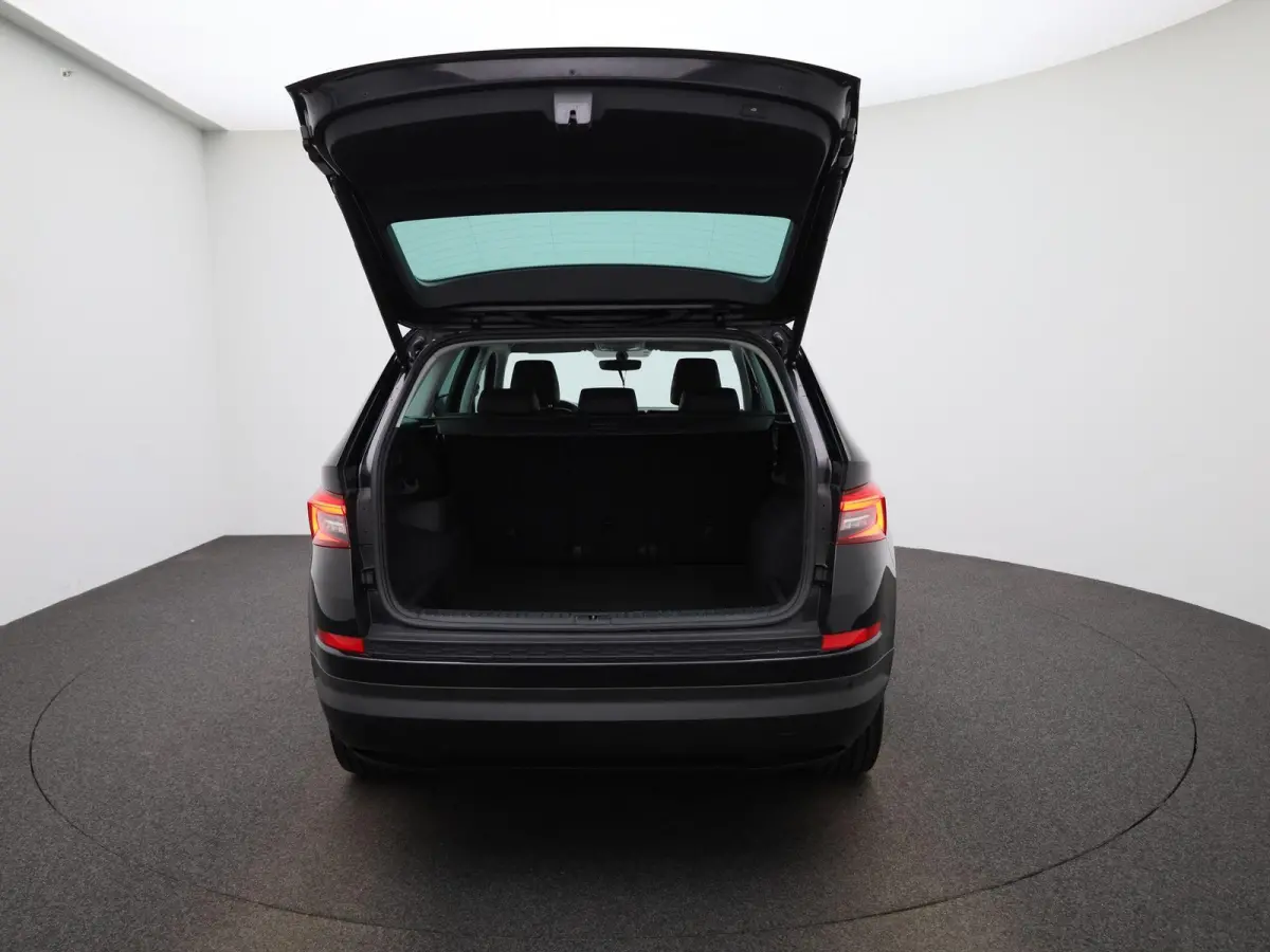1.5 TSI Business Edition | NAVIGATIE | CANTON AUDIO | CAMERA | APPLE CARPLAY | HALF LEDEREN BEKLEDING | KLIMAATREGELING
