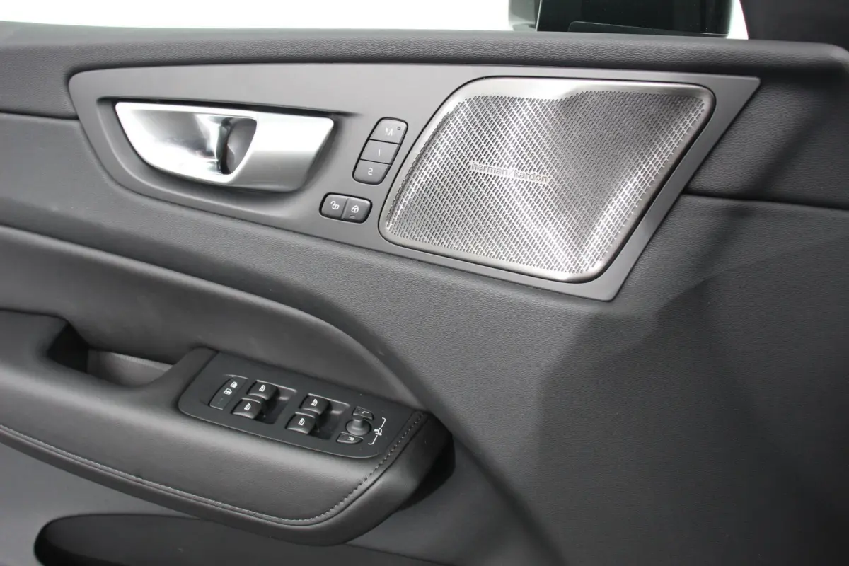2.0 T6 398pk Plug-in hybrid AWD Plus Dark Leder Navigatie Google Harman Kardon Panorama dak Lichtmetalen Velgen 19" Dab Stoelverwarming Camera Led