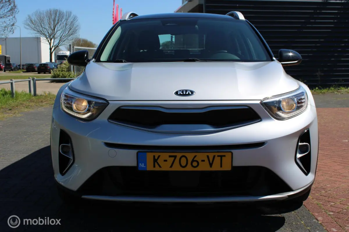 1.0 T-GDi MHEV DynamicLine, Zwart dak, App connect/navi, Cruise, Airco, Pdc + camera, Telefoon